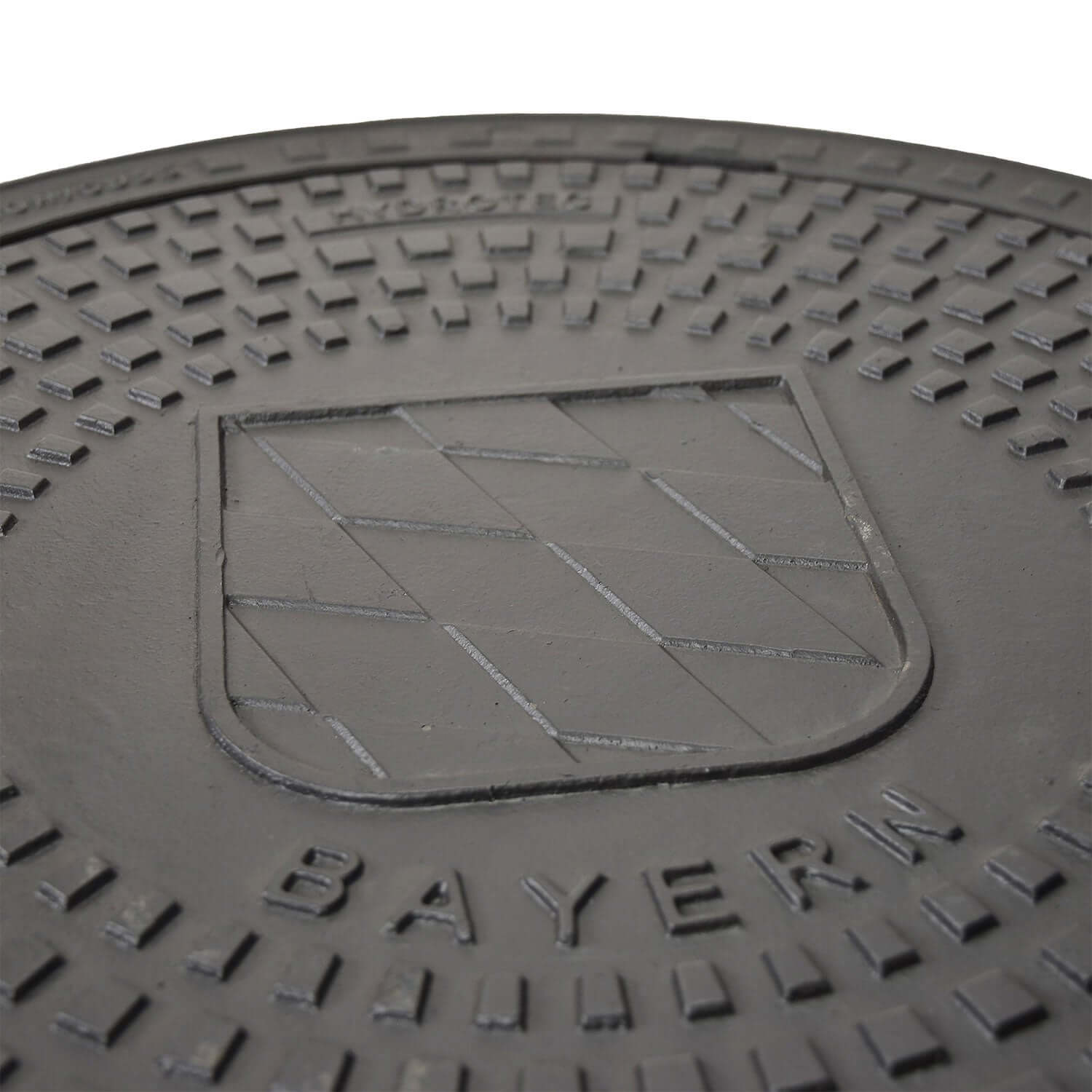 Schachtabdeckung quadratisch Bayern Klasse B125 mit Wappenprägung, Gussmaterial, 750 x 750 mm.