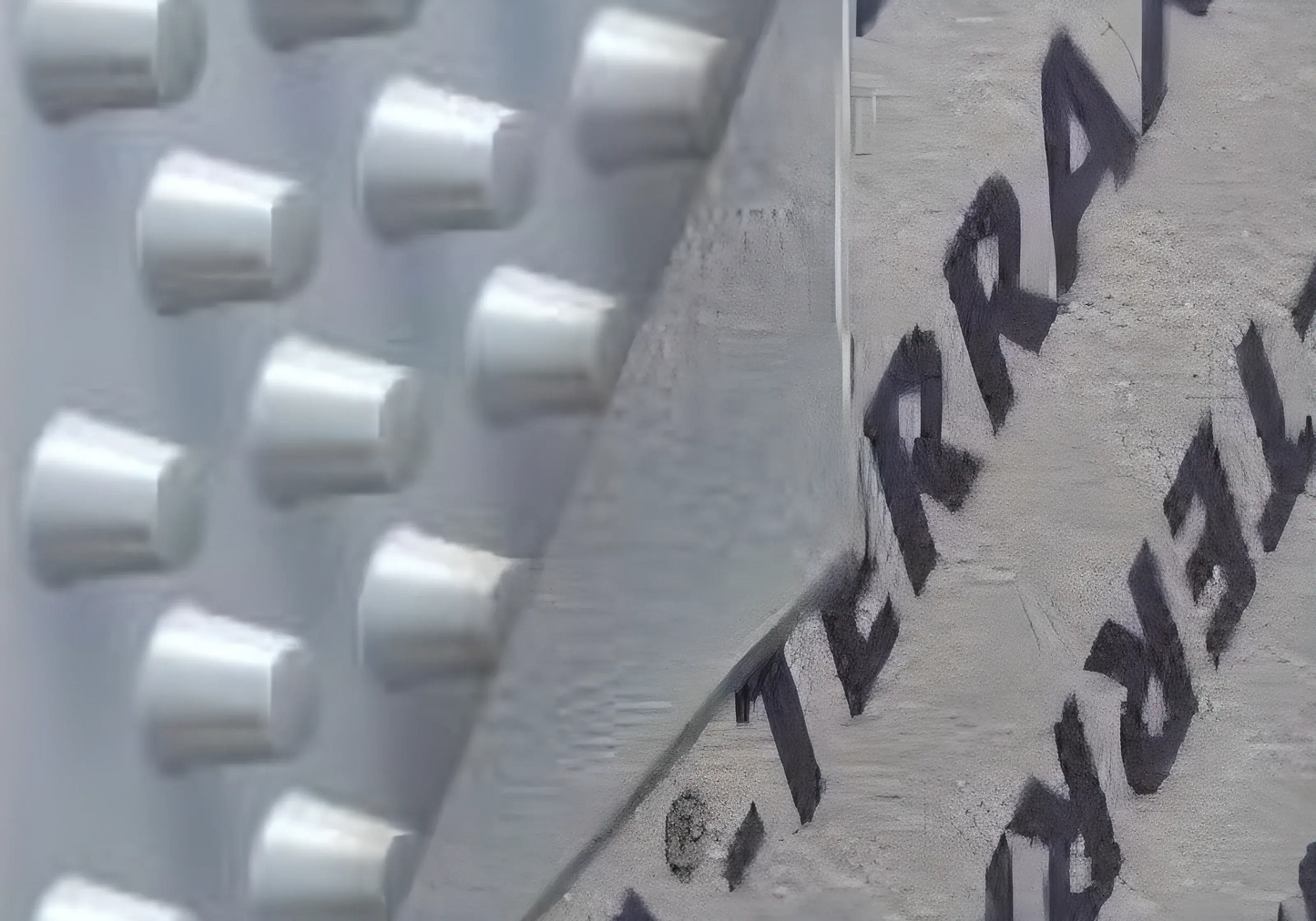 Delta Terraxx 12,5x2,40 m, 30 qm je Rolle – Drän- und Schutzbahn mit Filtervlies und Noppenstruktur.