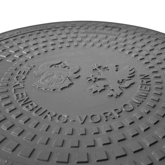 Schachtabdeckung quadratisch Mecklenburg-Vorpommern Klasse B125 mit Wappenprägung aus Guss