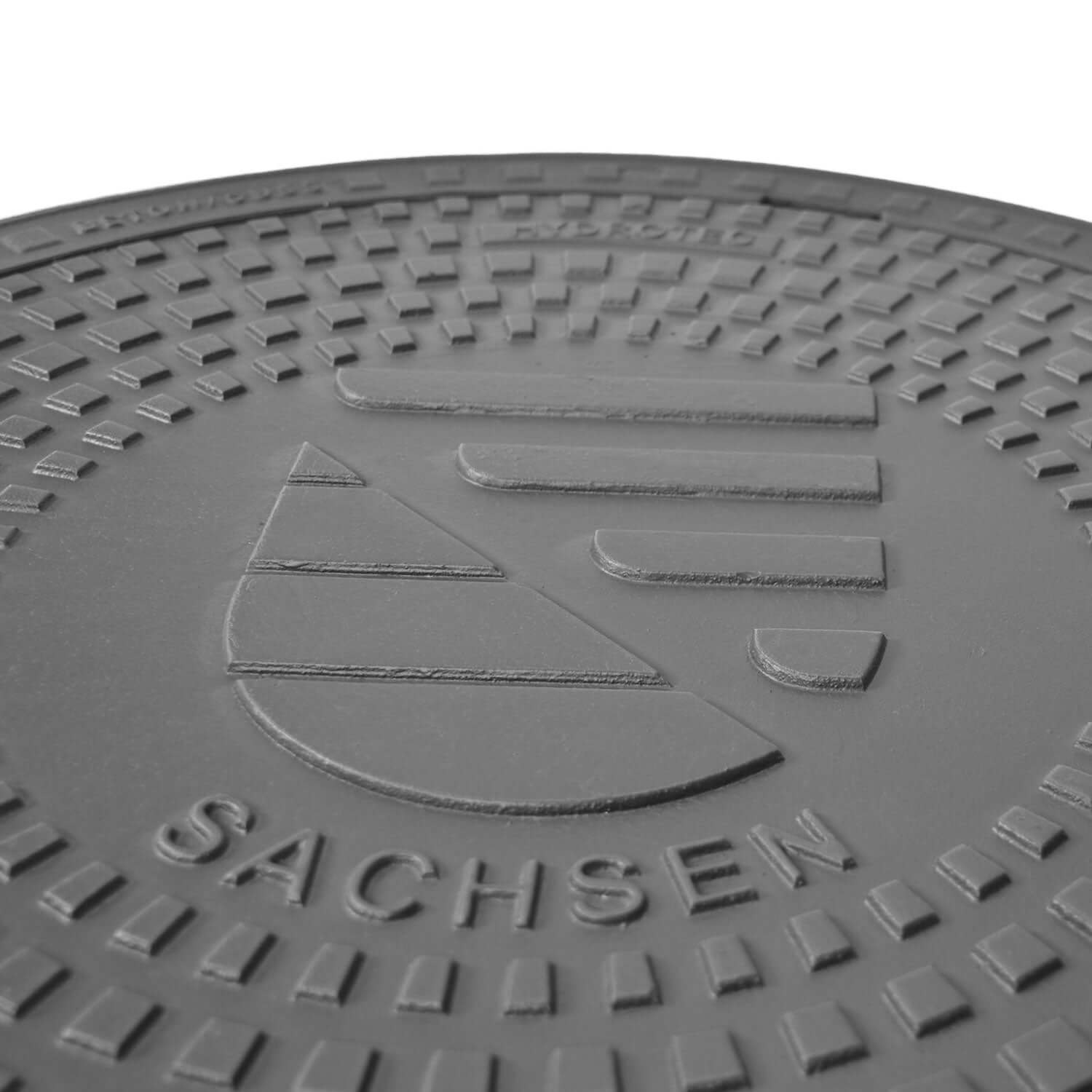 Schachtabdeckung quadratisch Sachsen Klasse B125 mit Wappenprägung, 750 x 750 mm Guss für Verkehrsflächen.