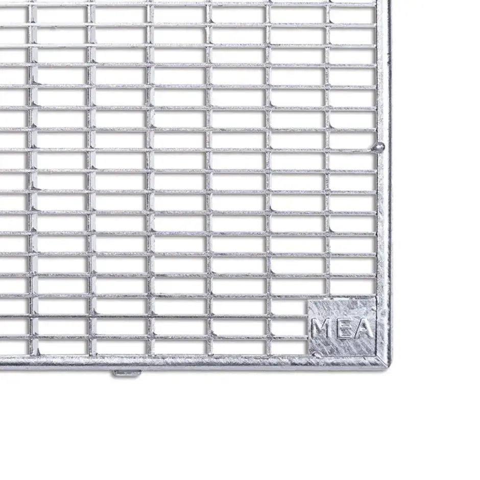 MEA Lichtschachtrost MW 30x10 mit Kantenschutz PKW-befahrbar – Metallgitter mit Maschenweite 30 × 10 mm